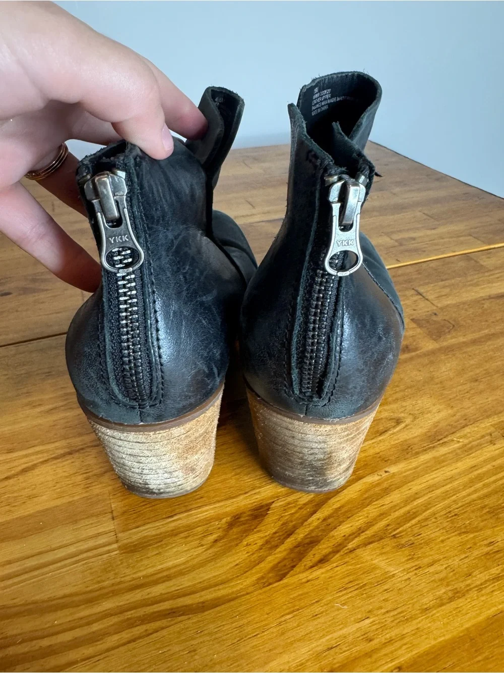 Kork Ease Chandra Black Leather Pull On Ankle Boots Size 8.5